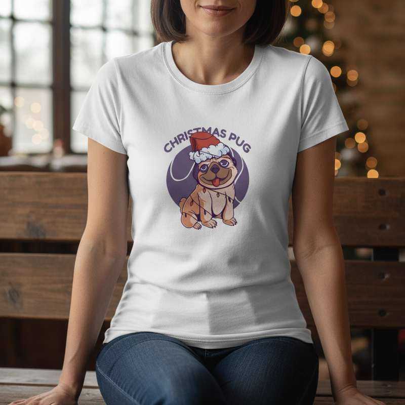 🐶 T-shirt Femme “Christmas Pug” – Humour & Esprit de Noël | UNiKtee REF00052